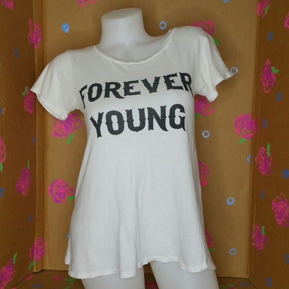 WILDFOX Forever Young White T Shirt Size XS - Picture 2 of 12